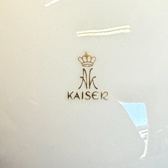 Vintage AK Kaiser christmas ornament porcelain ball w/ hand painted nutcracker - Picture 9 of 11